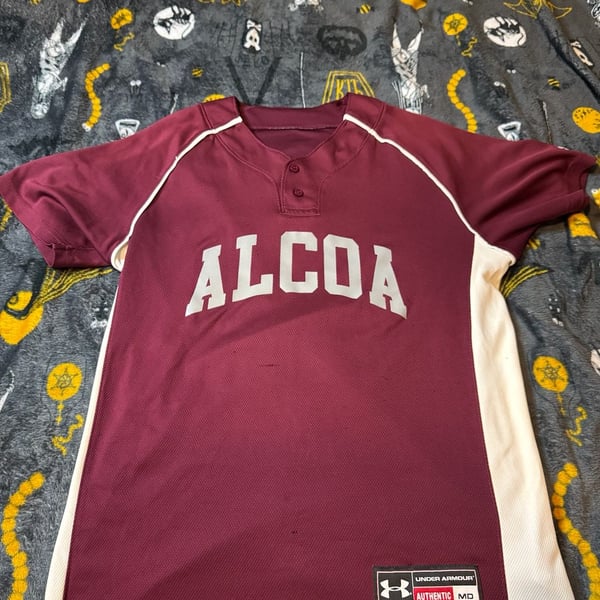 Under Armour Alcoa 2-Button Baseball Jersey Maroon White #4 Medium