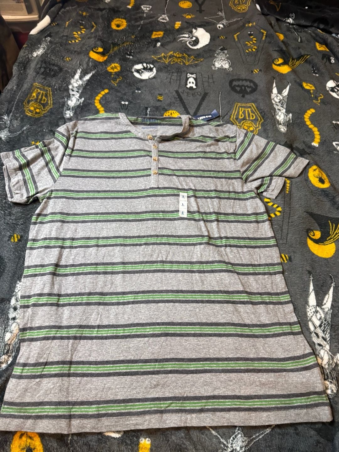 Old Navy Men's Gray and Green Striped Short-Sleeve Henley T-Shirt 2