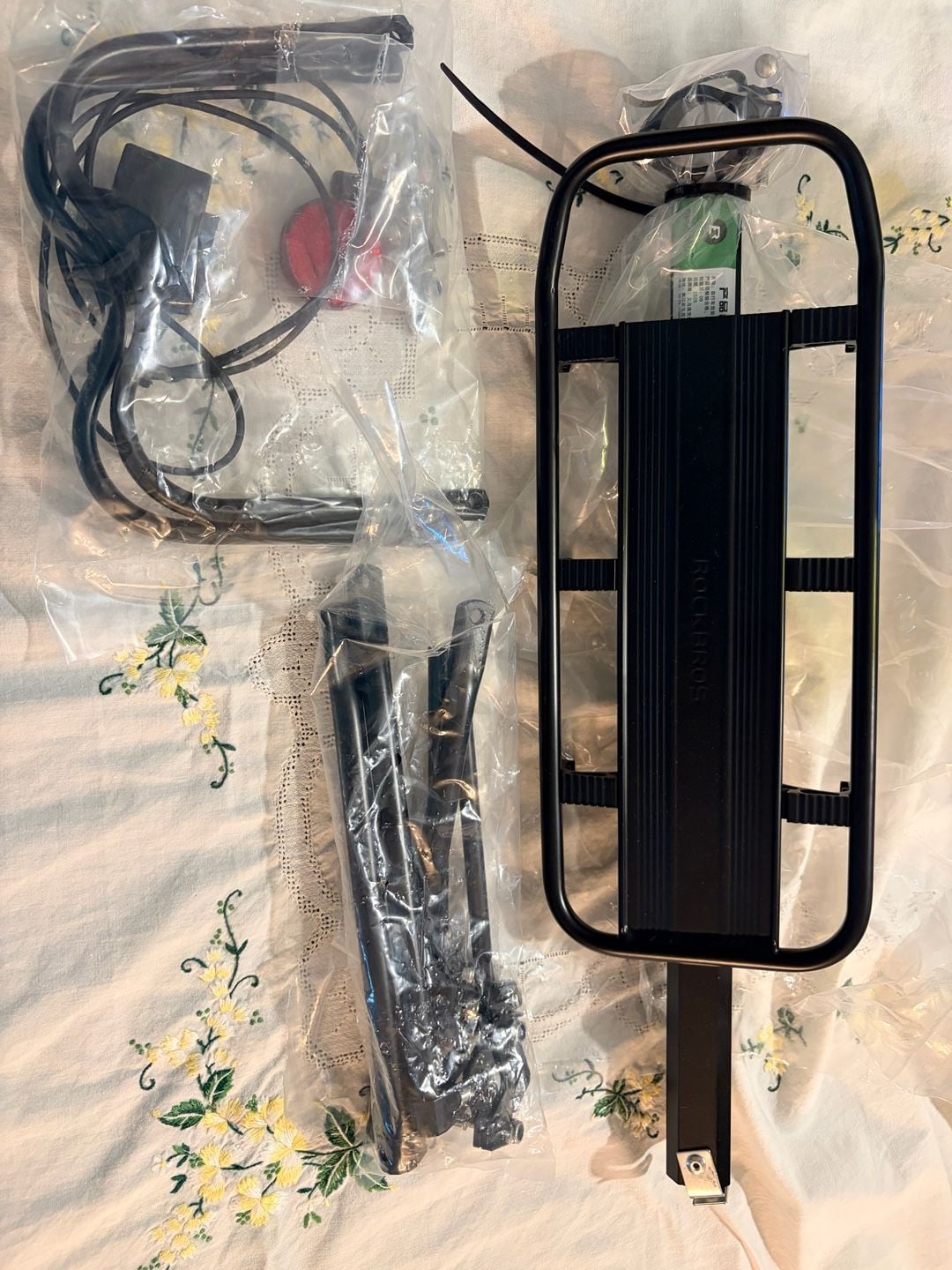 ROCKBROS Bike Cargo Rack Rear Bike Rack Quick Release Bicycle Carrier 2