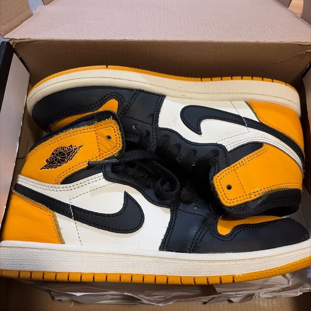 Air Jordan 1 Retro High OG Taxi Black Sail 2