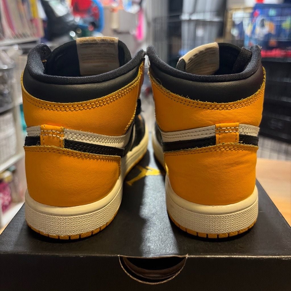 Air Jordan 1 Retro High OG Taxi Black Sail 6