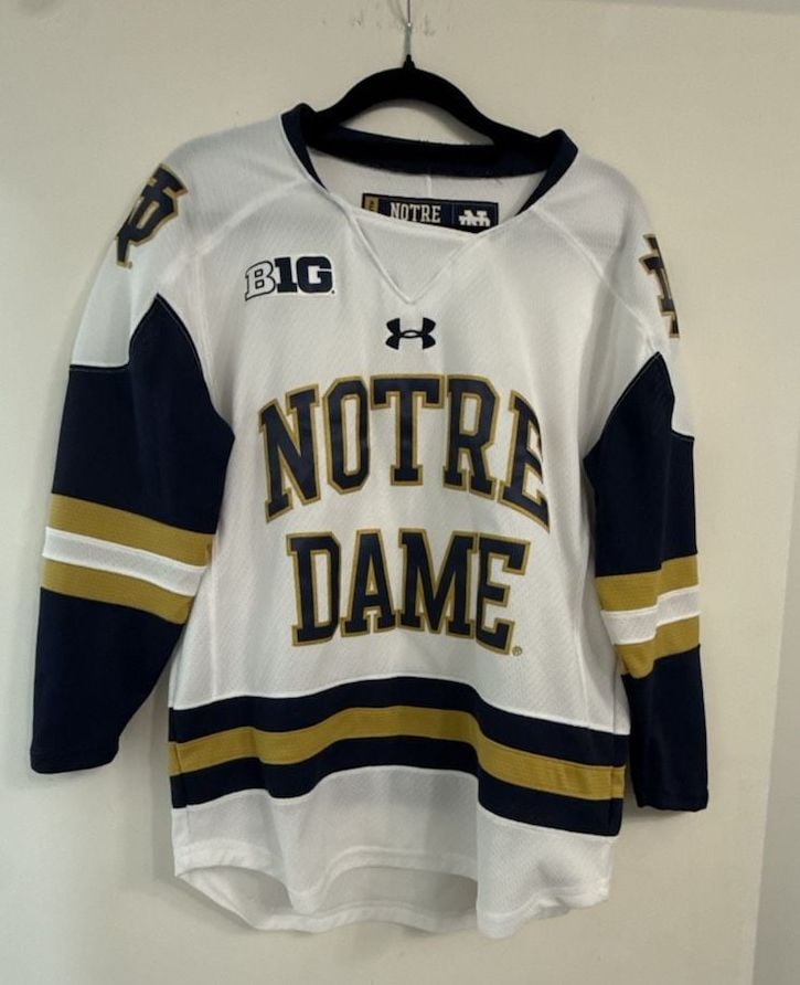 Under Armour Notre Dame Fighting Irish Authentic Hockey Jersey Youth M 2