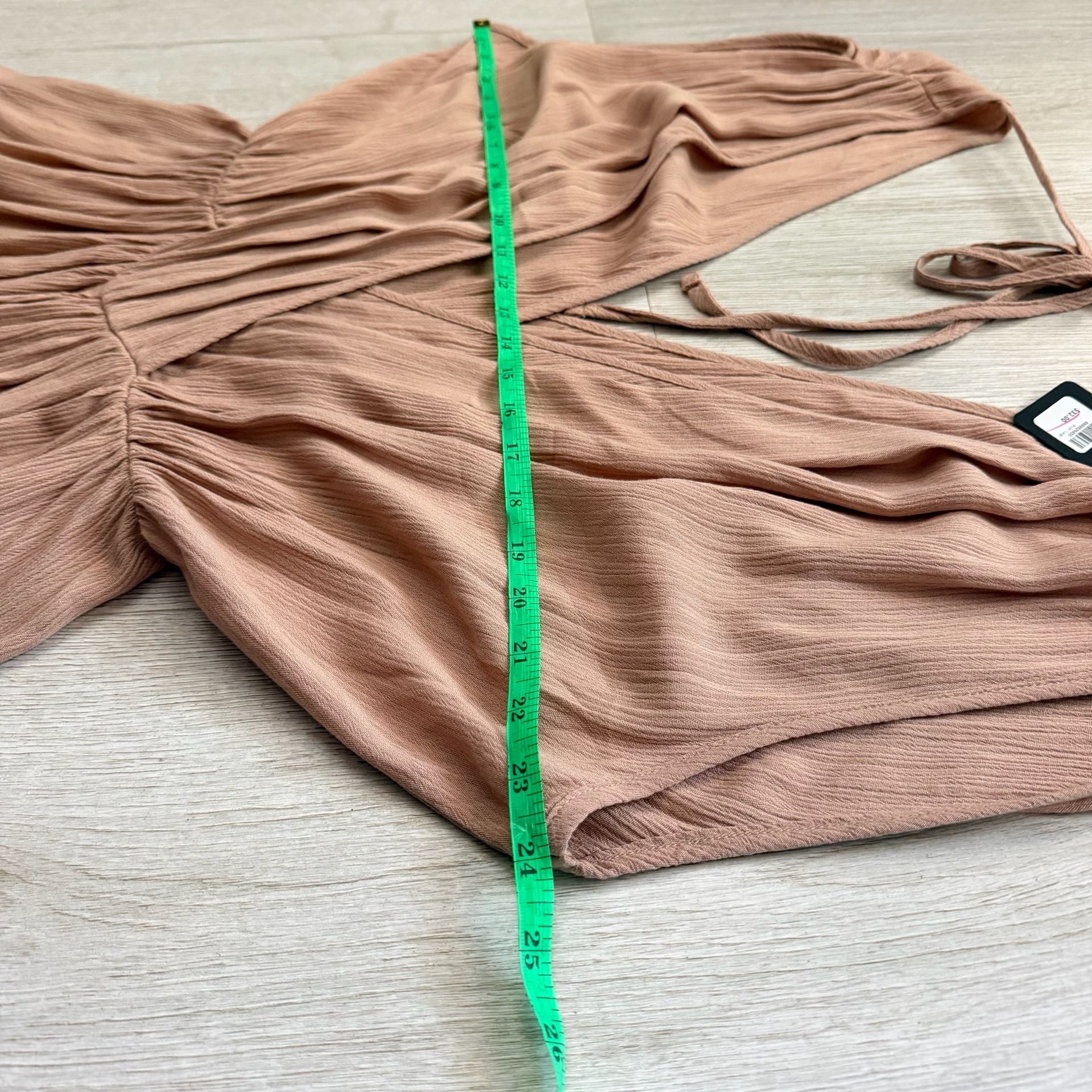 Zenana Peach Woven Crinkle Draped Surplice V-Neck Romper Size L 4