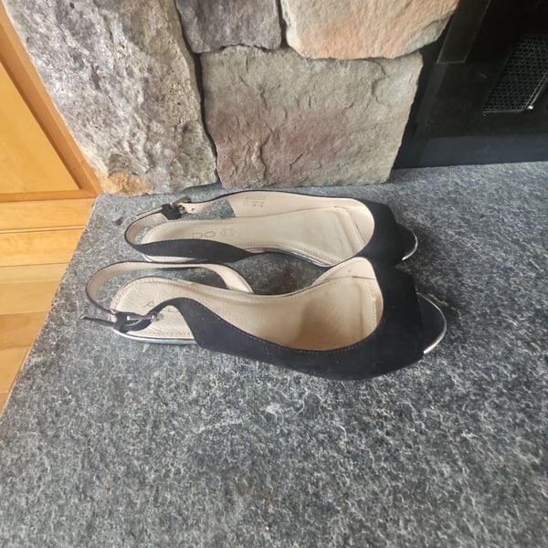 Womens Aldo Black Suede Peep Toe Slingback Shoes with Silver Toe Cap Size 8.5