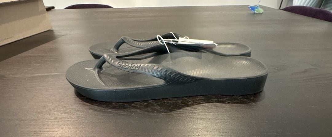 Archies Arch Support Flip Flops Black men US 10 women’s 11 4