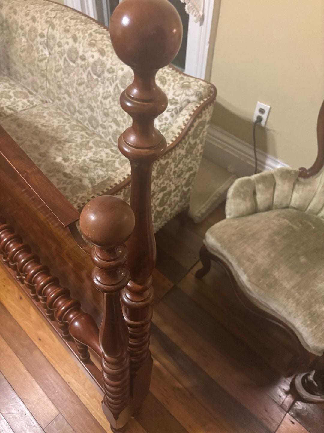 Vintage Queen Size Headboard & Footboard from Colonial Style Four Poster bed 8