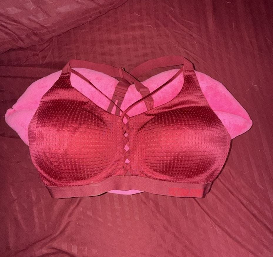 Victoria Sport Lightweight Mesh Laced Front Sports Bra 34D 2