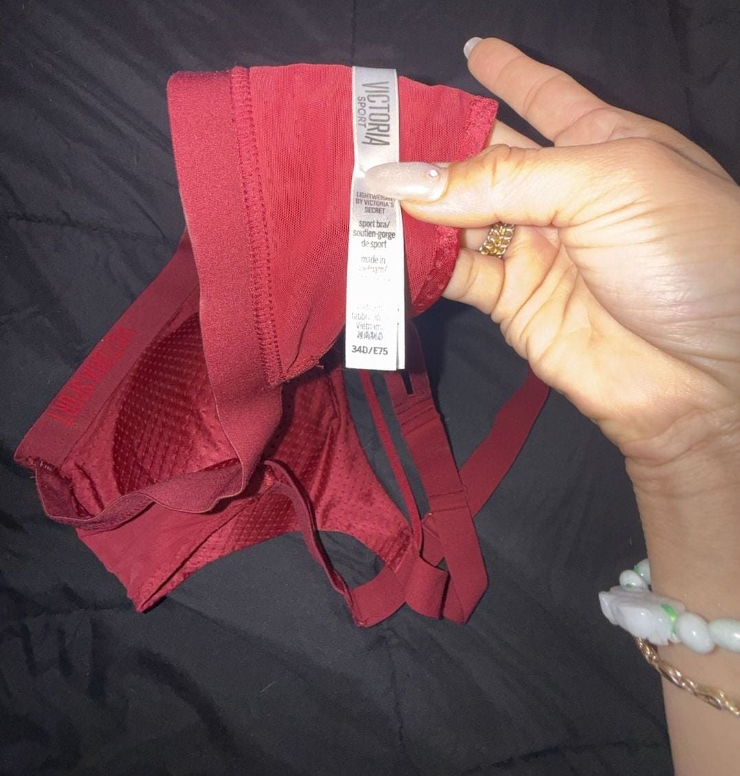 Victoria Sport Lightweight Mesh Laced Front Sports Bra 34D 4