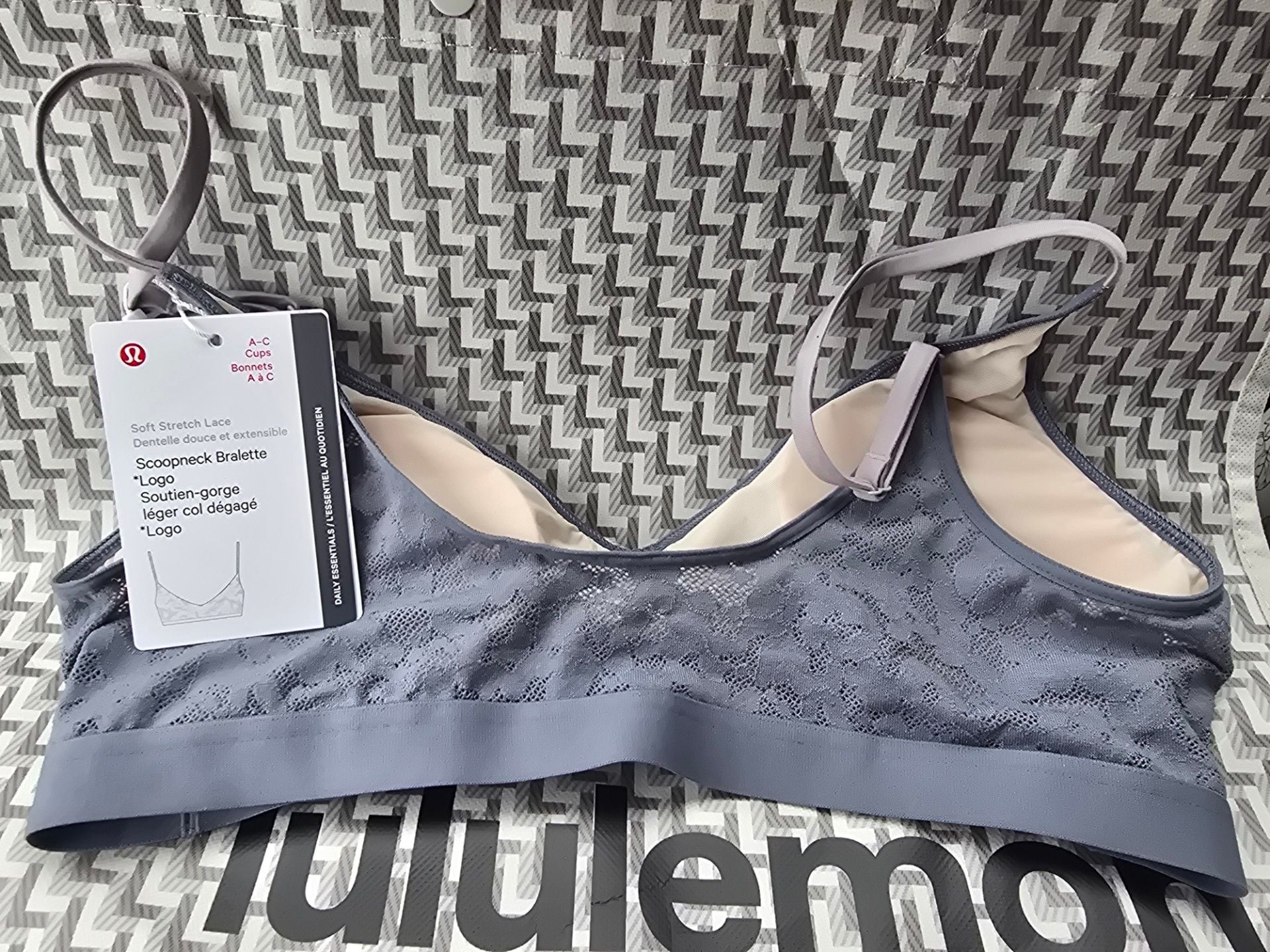 174 Lululemon Soft Stretch Lace Scoopneck Bralette Solar Grey Sz SMALL 5