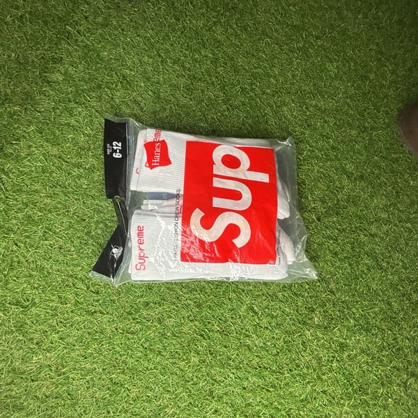 Supreme x Hanes Cushion Crew Socks White 4 Pack Size 6-12
