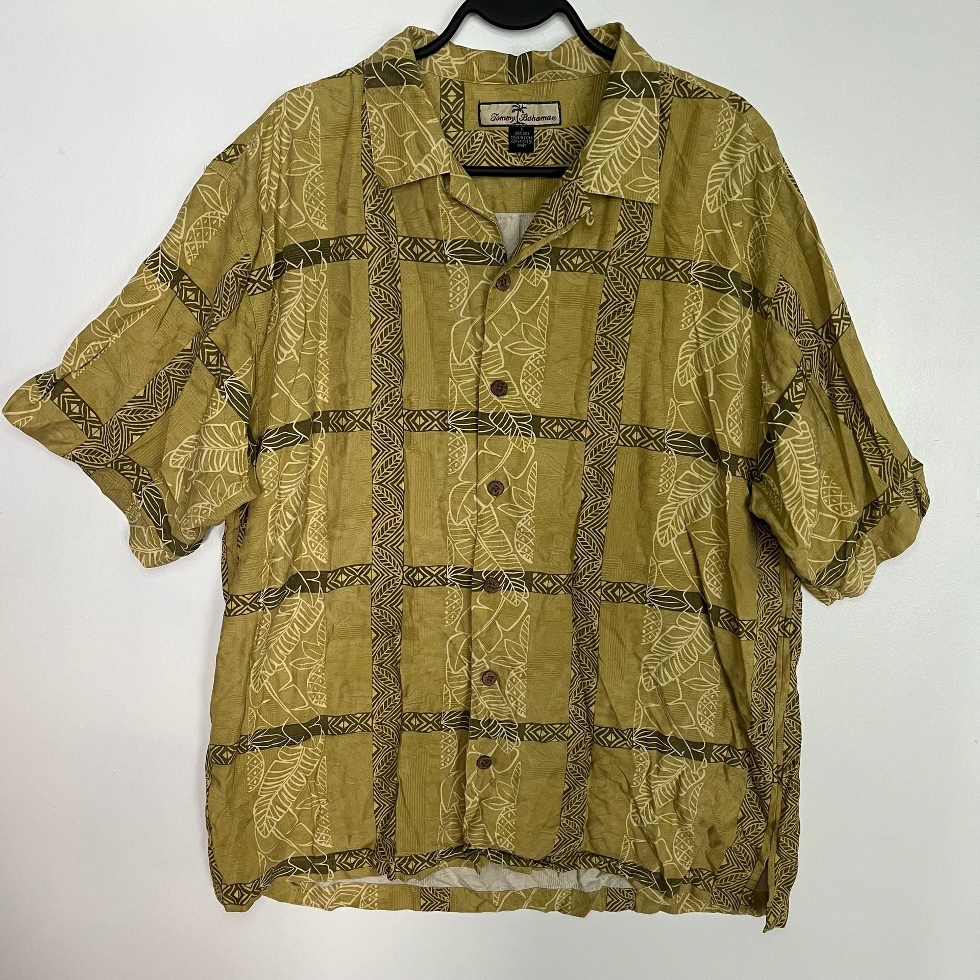 Tommy Bahama 100% Silk Olive Green Tropical Print Button Up Shirt Size Large 2