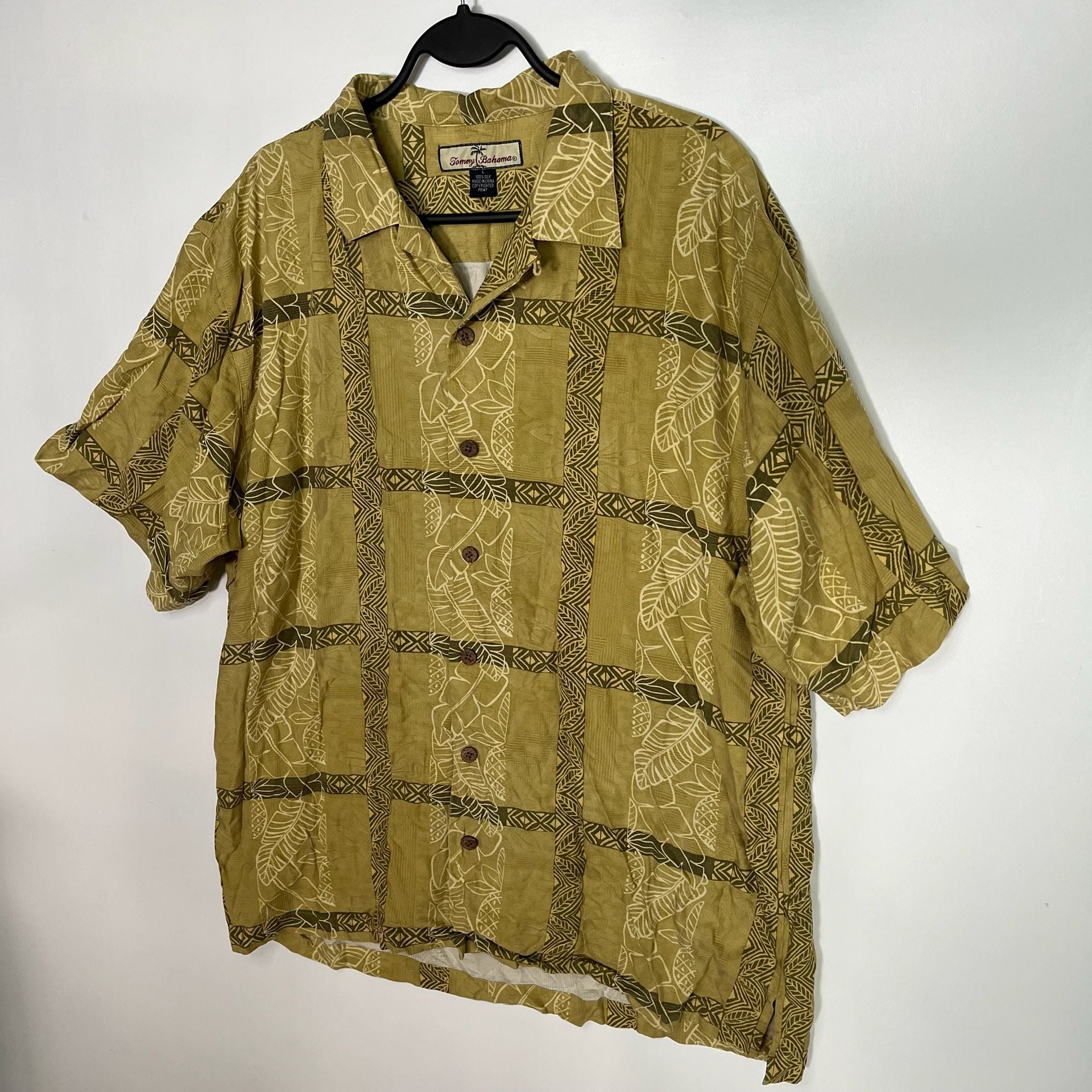 Tommy Bahama 100% Silk Olive Green Tropical Print Button Up Shirt Size Large 7