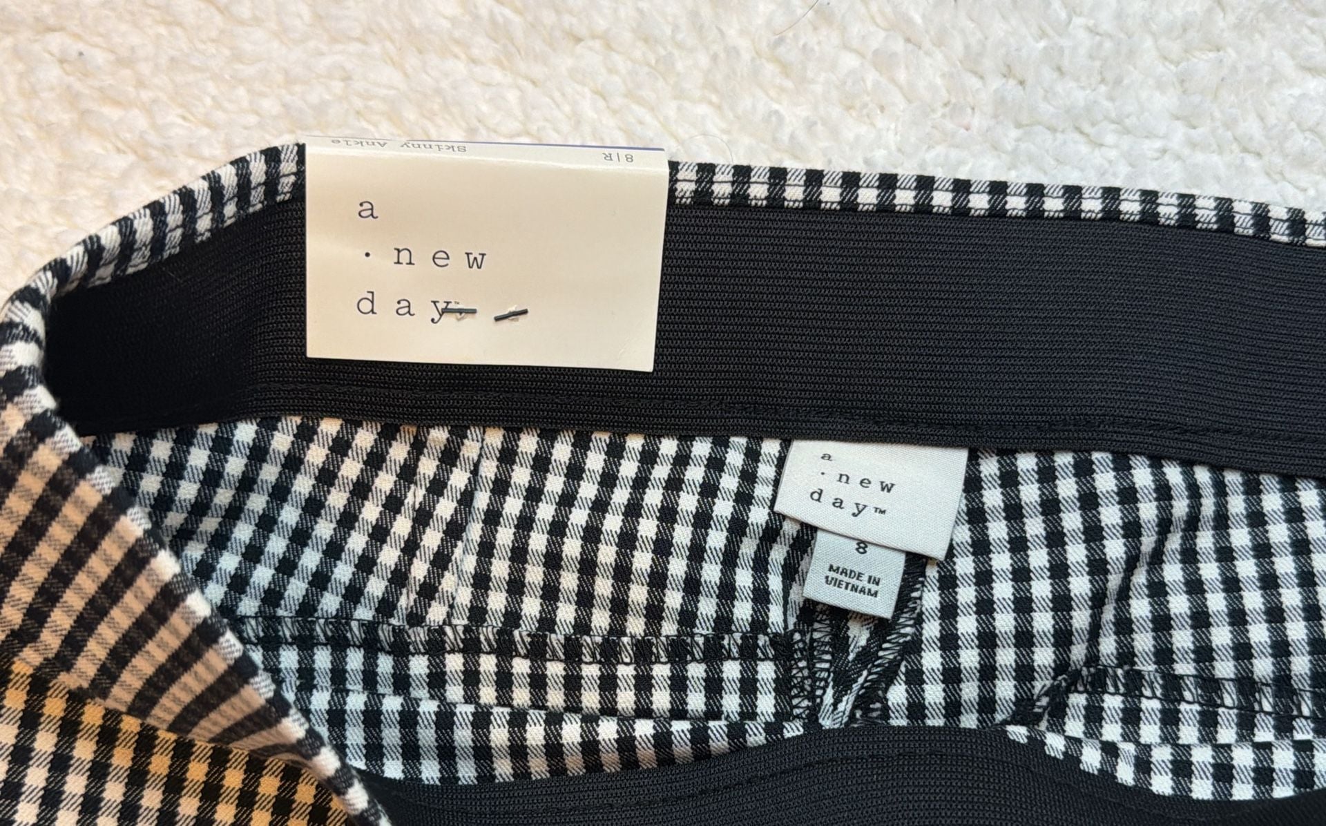 A New Day Black and White Gingham Skinny Ankle Pants Size 8R 4