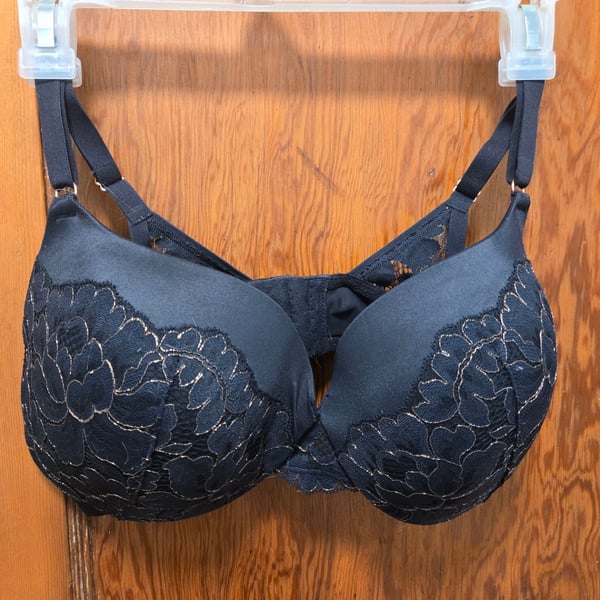 Maidenform Black Lace Wire Free Bralette Size 38D
