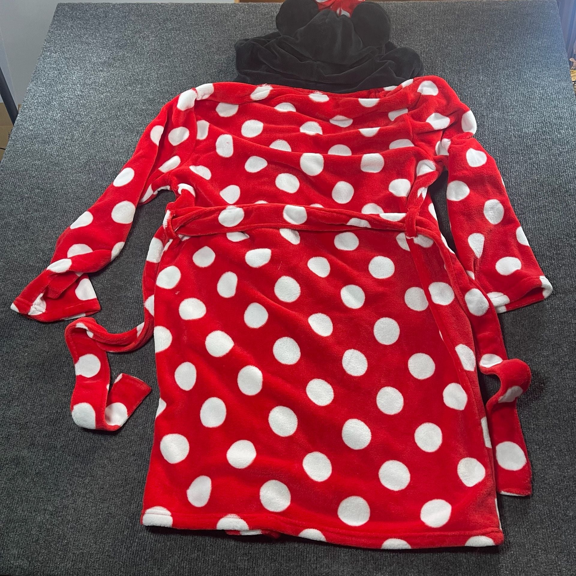 Disney Minnie Mouse Red Polka Dot Fleece Hooded Bathrobe Figaro Pocket Size L 11