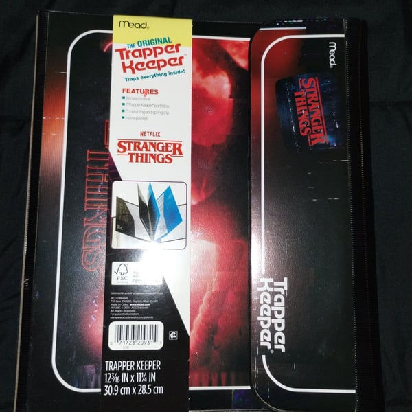 Mead The Original Trapper Keeper Stranger Things Netflix 1-Inch Ring Binder New