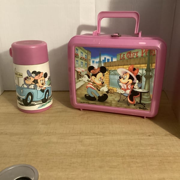 Vintage Mickey & Minnie Mouse Le Cafe Paris Aladdin Pink Plastic Lunch Box with Thermos