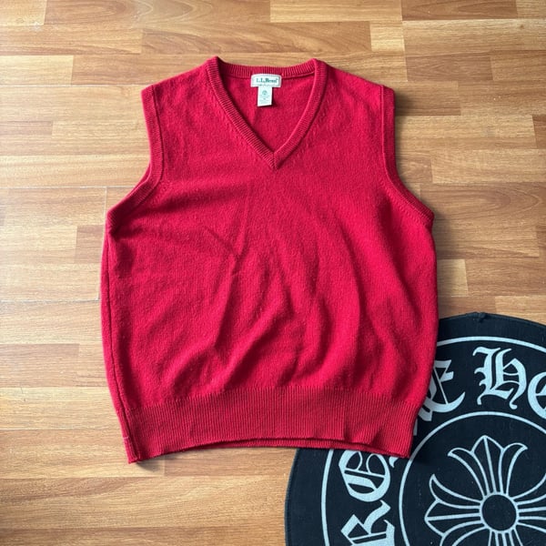 Vintage L.L. Bean Pure New Wool Lambswool V-Neck Sweater Vest Scotland M