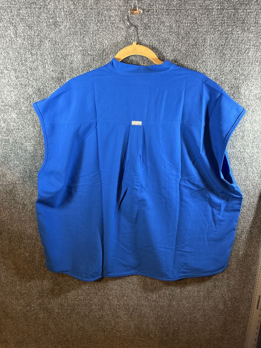FIGS Womens Rafaela Scrub Top Blue Stretch Mandarin Collar Cap Sleeve XXL white spot on collar 9