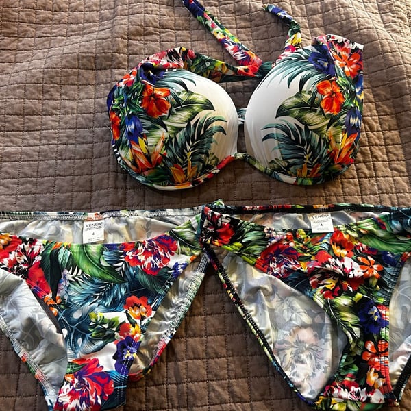 Venus Tropical Floral Halter Push-Up Bikini Top and Bottoms Set Size DD