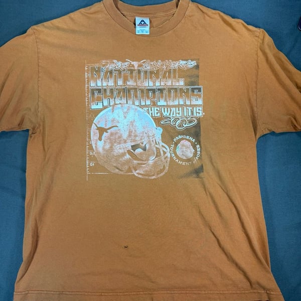 Vintage thrashed 2005 Texas Longhorns National Champions T-Shirt XL Burnt Orange