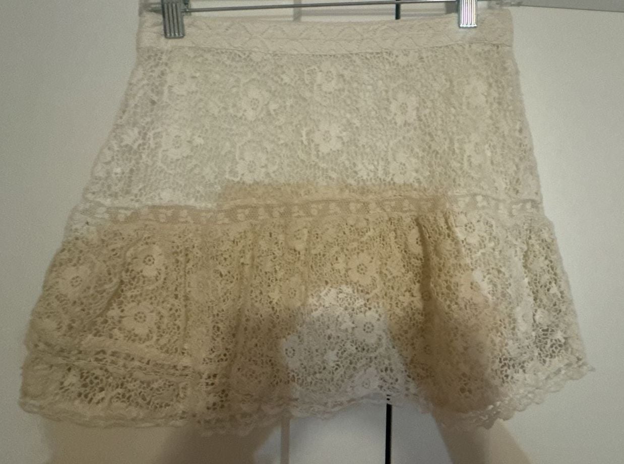 LoveShackFancy Elodie Tiered Lace Mini Skirt in Natural 2