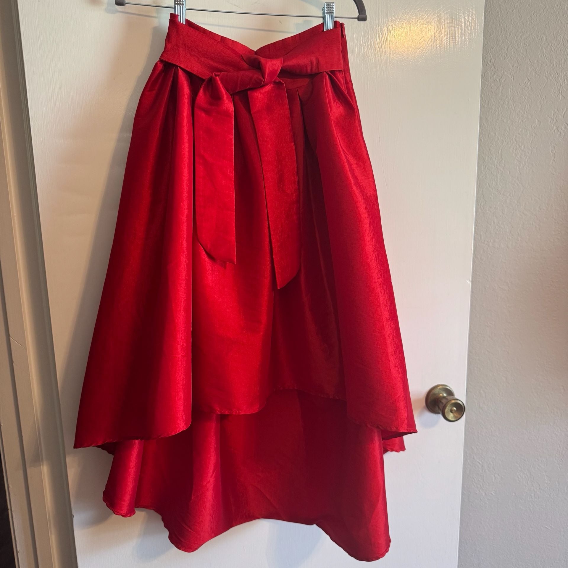 Haute Monde Women’s XL Red Satin High Low Skirt Pleated Tie Waist Holiday Party 4