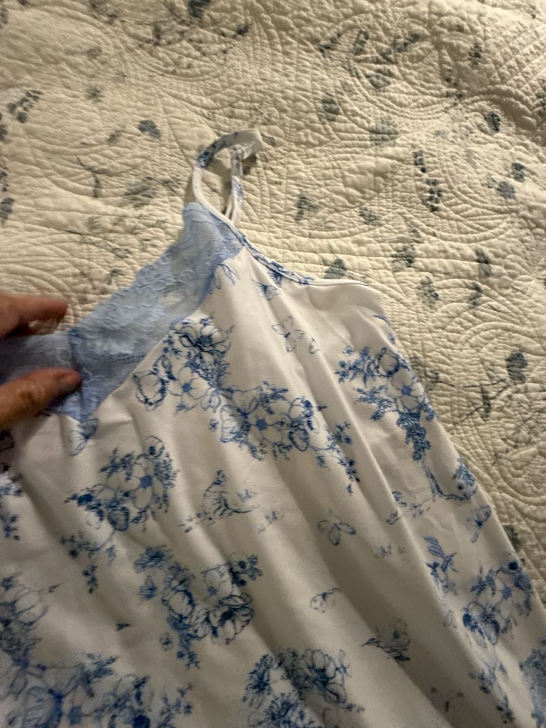 Joyspun Women's Dreamy Soft Collection Lace Front Knit Chemise Nightgown White Blue Toile 3