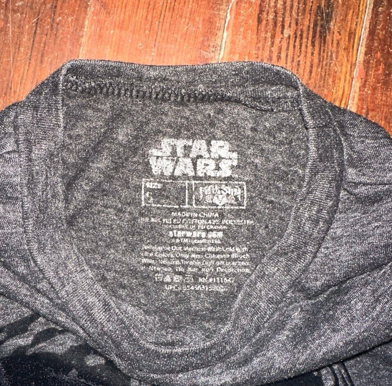 Star Wars Darth Vader Helmet Black Fux Velvet Print Heather Gray T-Shirt 3