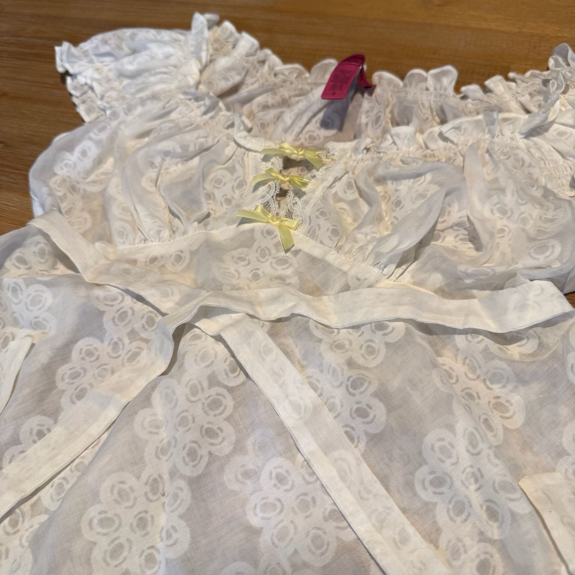 Betsey Johnson Intimates White Floral Embroider Ruffle Chemise w/ Yellow Bows S 5
