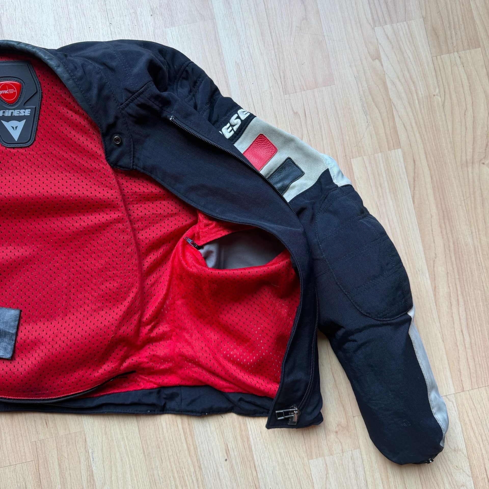Dainese Y2K Vintage Motorcycle Jacket Black White Red Leather Italian EU 40 10