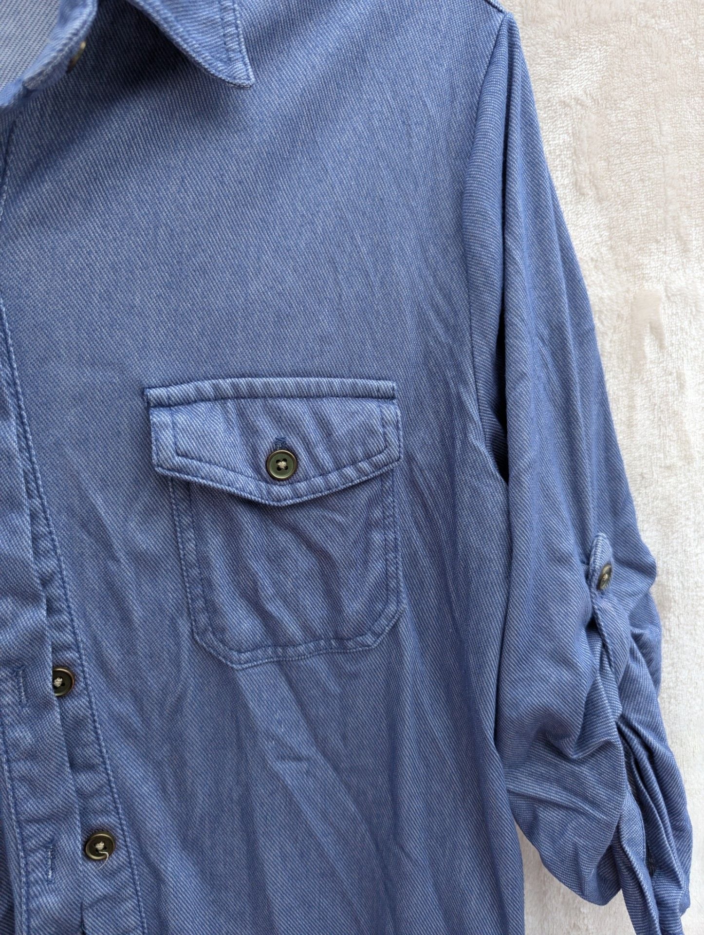 Eden & Olivia Blue Knit Denim Button Down Roll Tab Sleeve Shirt Size M 4
