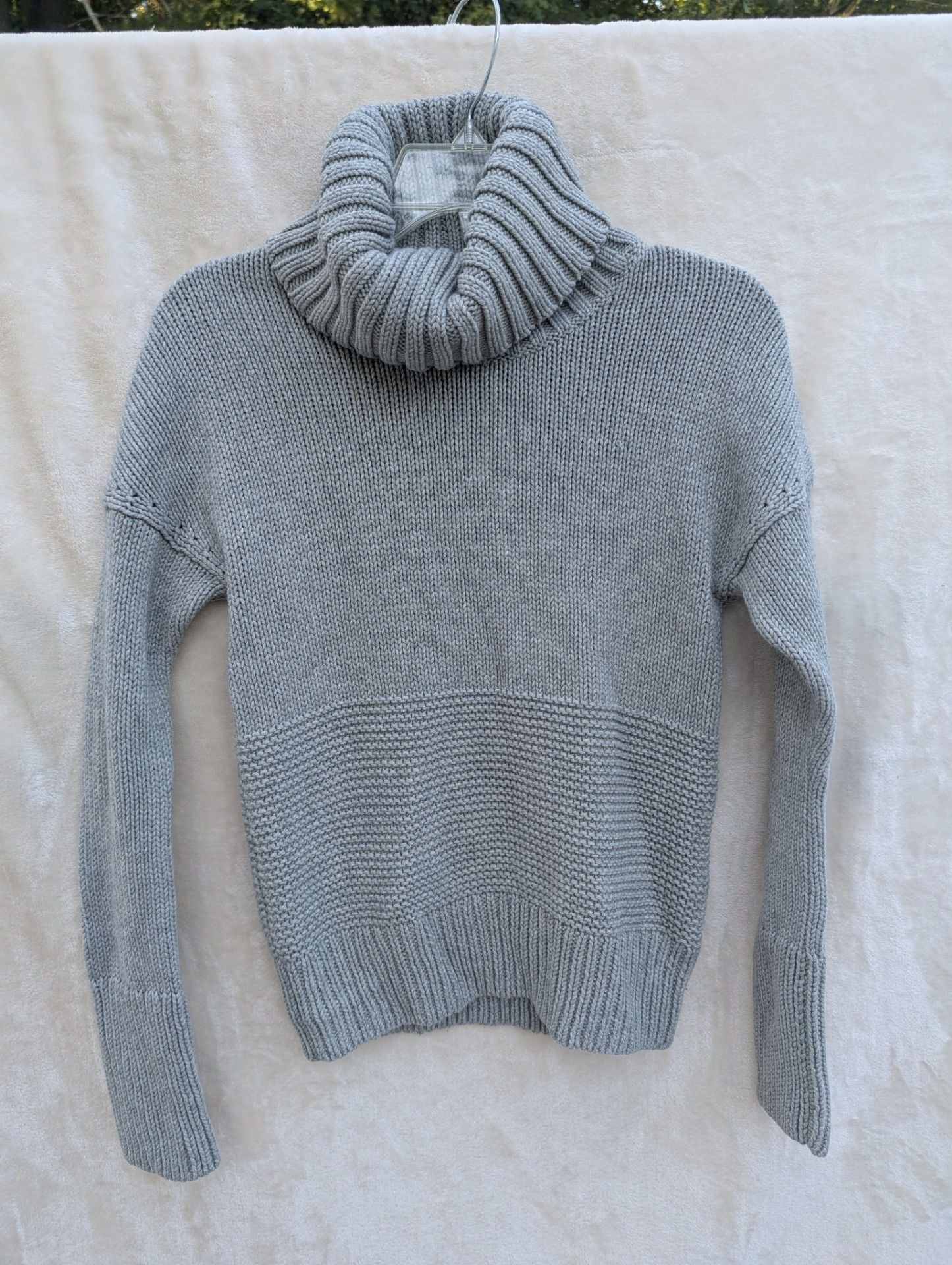 Gap Women's Extra Small Gray Ribbed Turtleneck Sweater 2