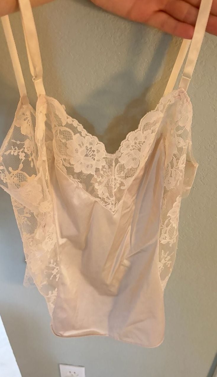 Vintage Henson Kickernick Size 34 Ivory Lace Sheer Camisole Lingerie USA Nylon 5