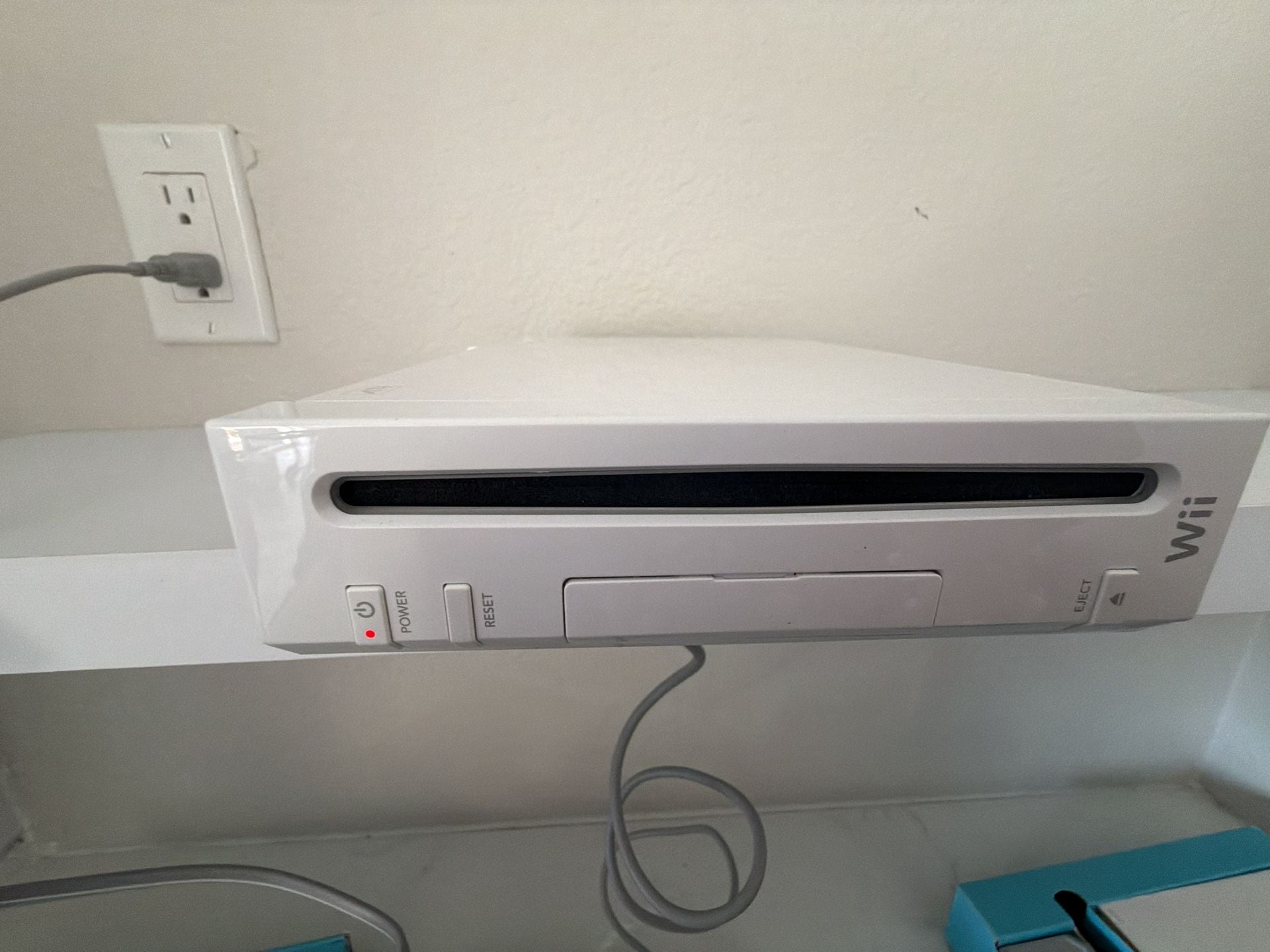 Nintendo Wii White Console Bundle with Wii Sports, Controllers, and Cables 5