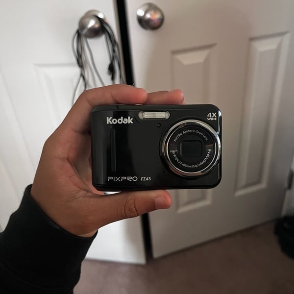 Kodak PIXPRO FZ43 Friendly Zoom Digital Camera Black