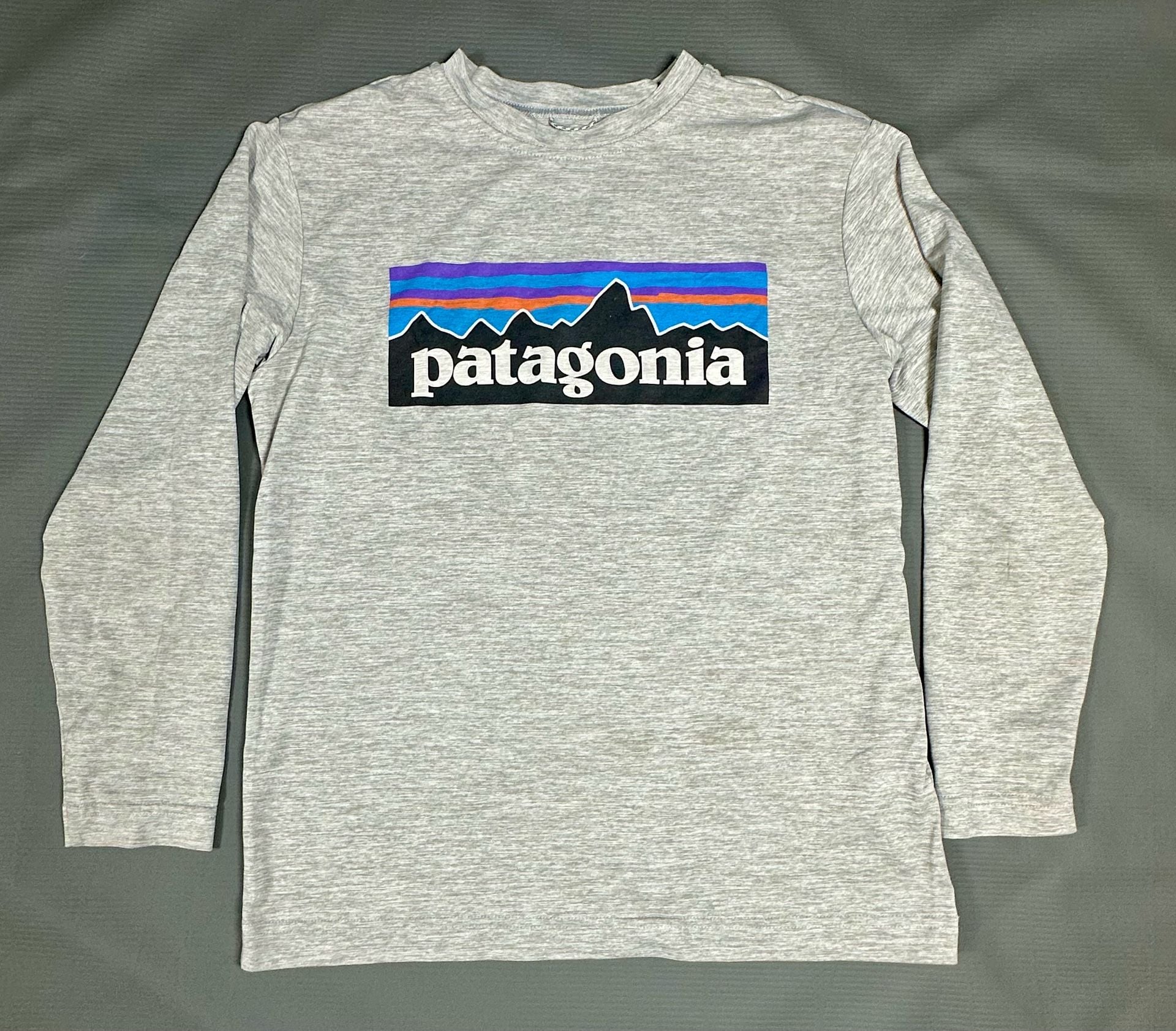 Patagonia Capilene Cool Daily Graphic Long-Sleeve Shirt M(10) Youth size 2