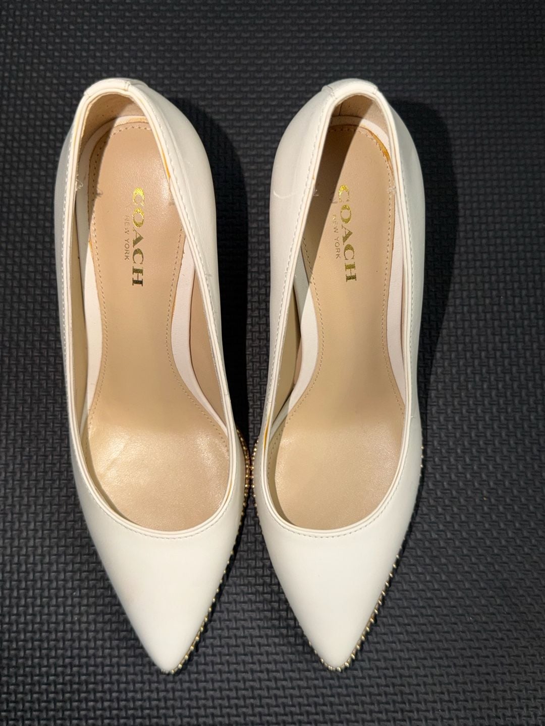 Coach Smith Beadchain Cream Leather Pointed Toe Pumps Heels Size 5.5B 2