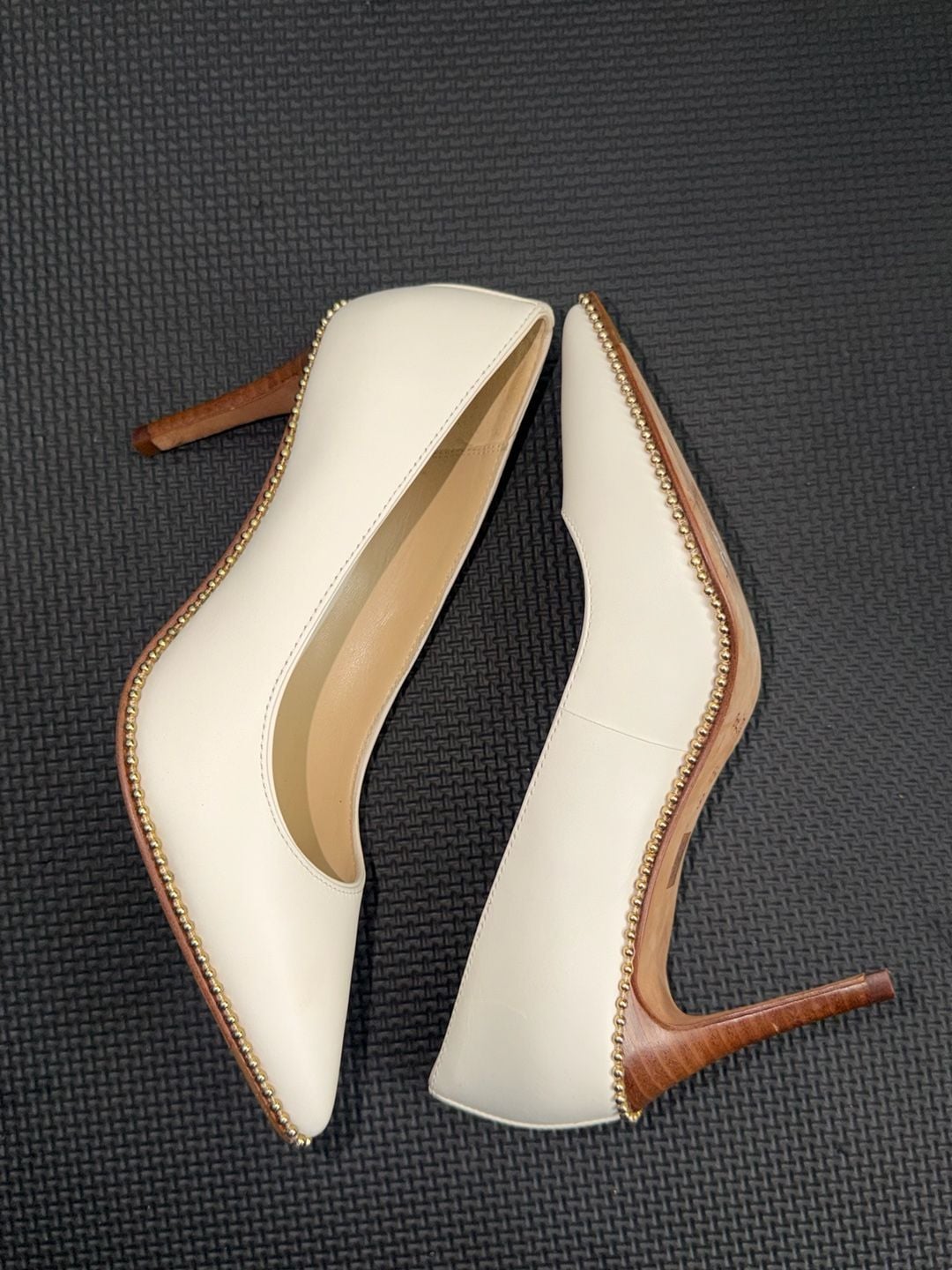 Coach Smith Beadchain Cream Leather Pointed Toe Pumps Heels Size 5.5B 3
