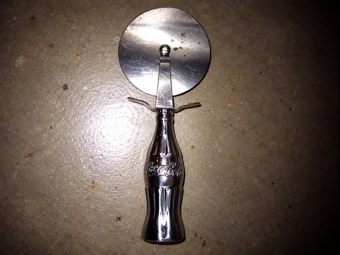 Coca-Cola Chrome Plated Metal Pizza Cutter 3