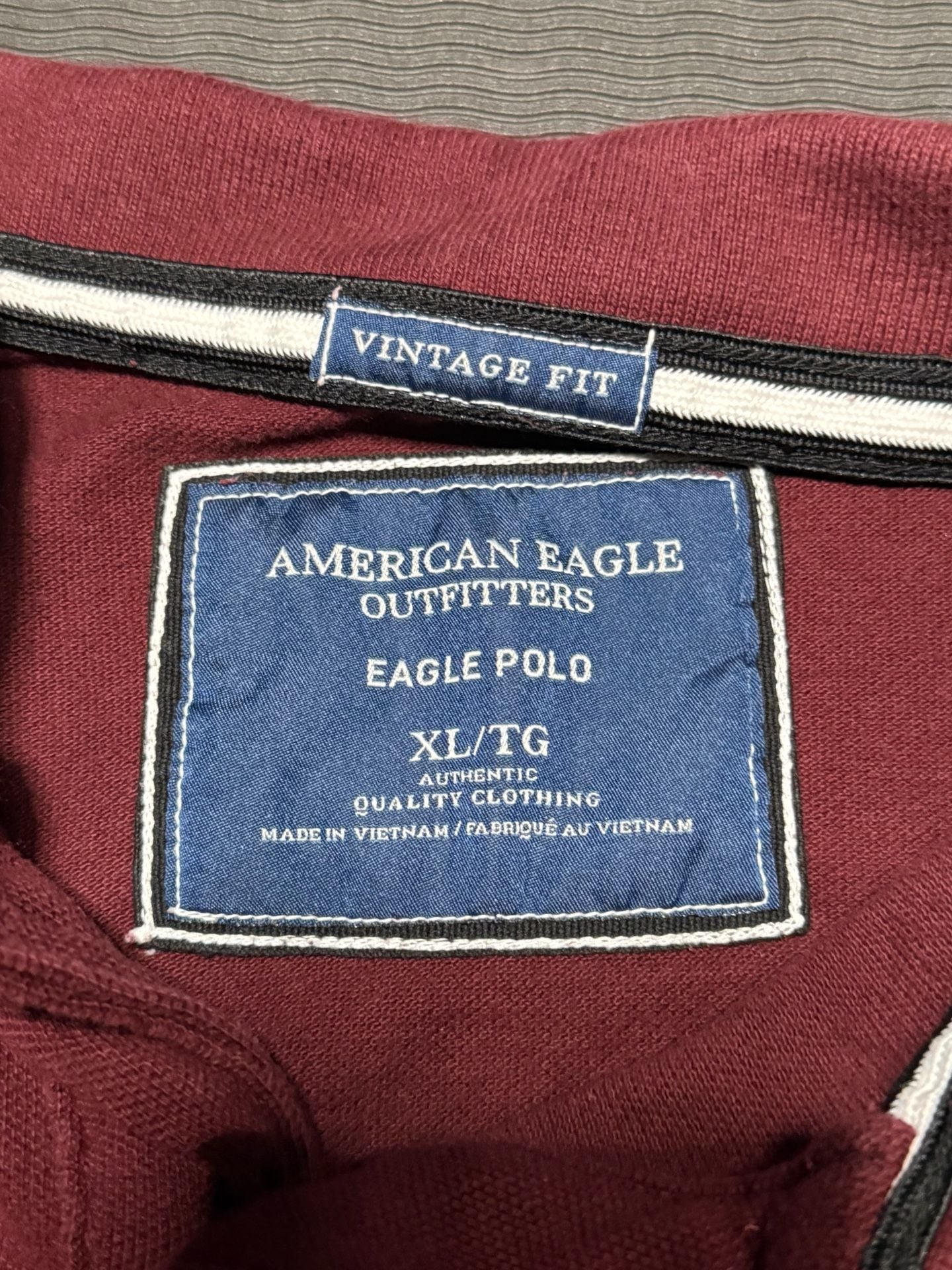 American Eagle Outfitters Men's Vintage Fit Eagle Polo Shirt Maroon XL 3