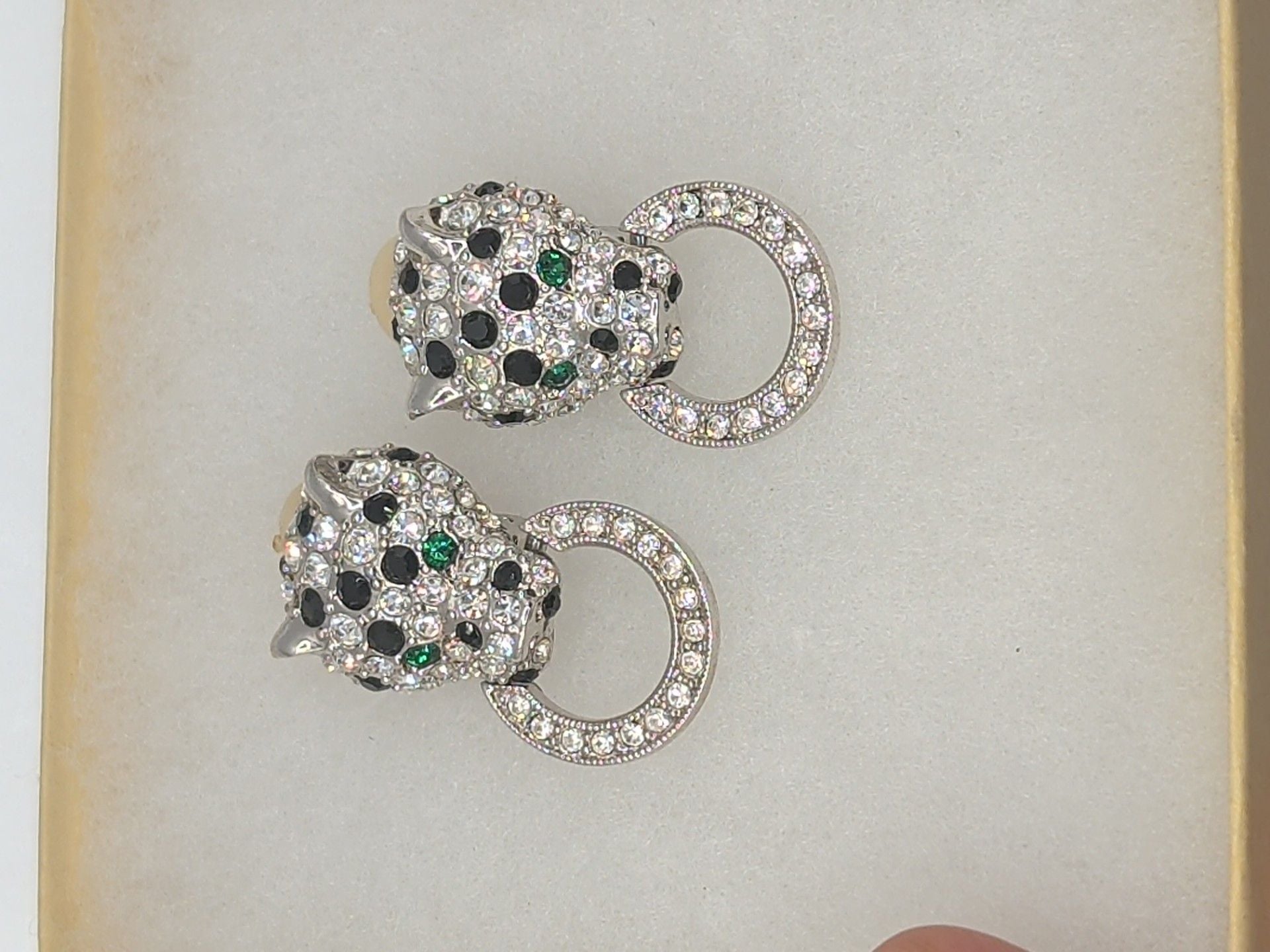 Kenneth Jay Lane Pave Crystal Leopard Panther Green Eyes Clip On Earrings 3