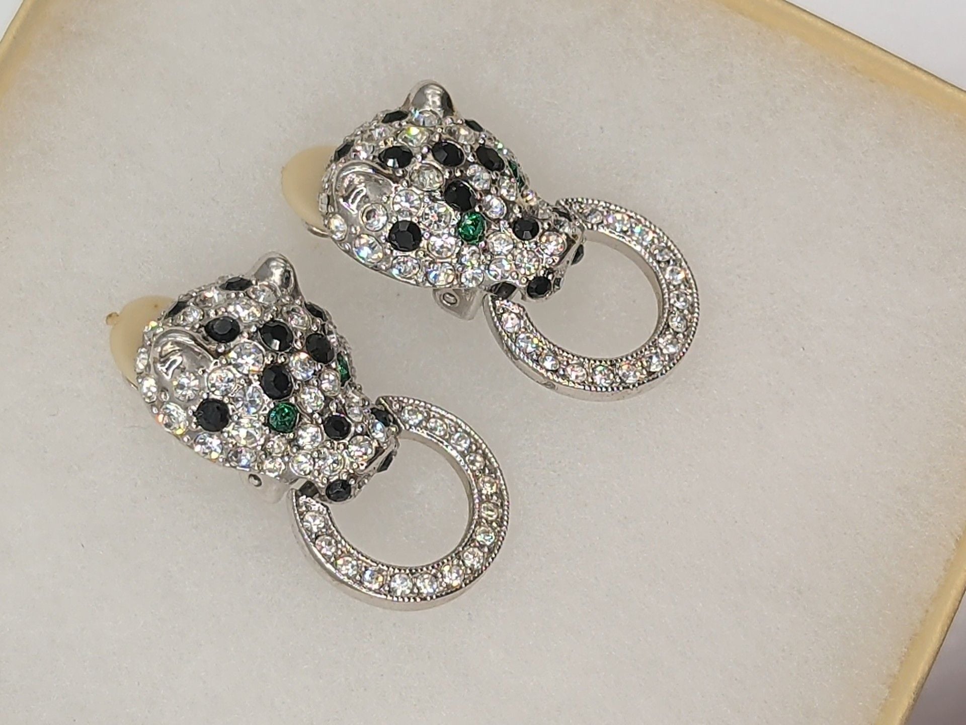 Kenneth Jay Lane Pave Crystal Leopard Panther Green Eyes Clip On Earrings 8