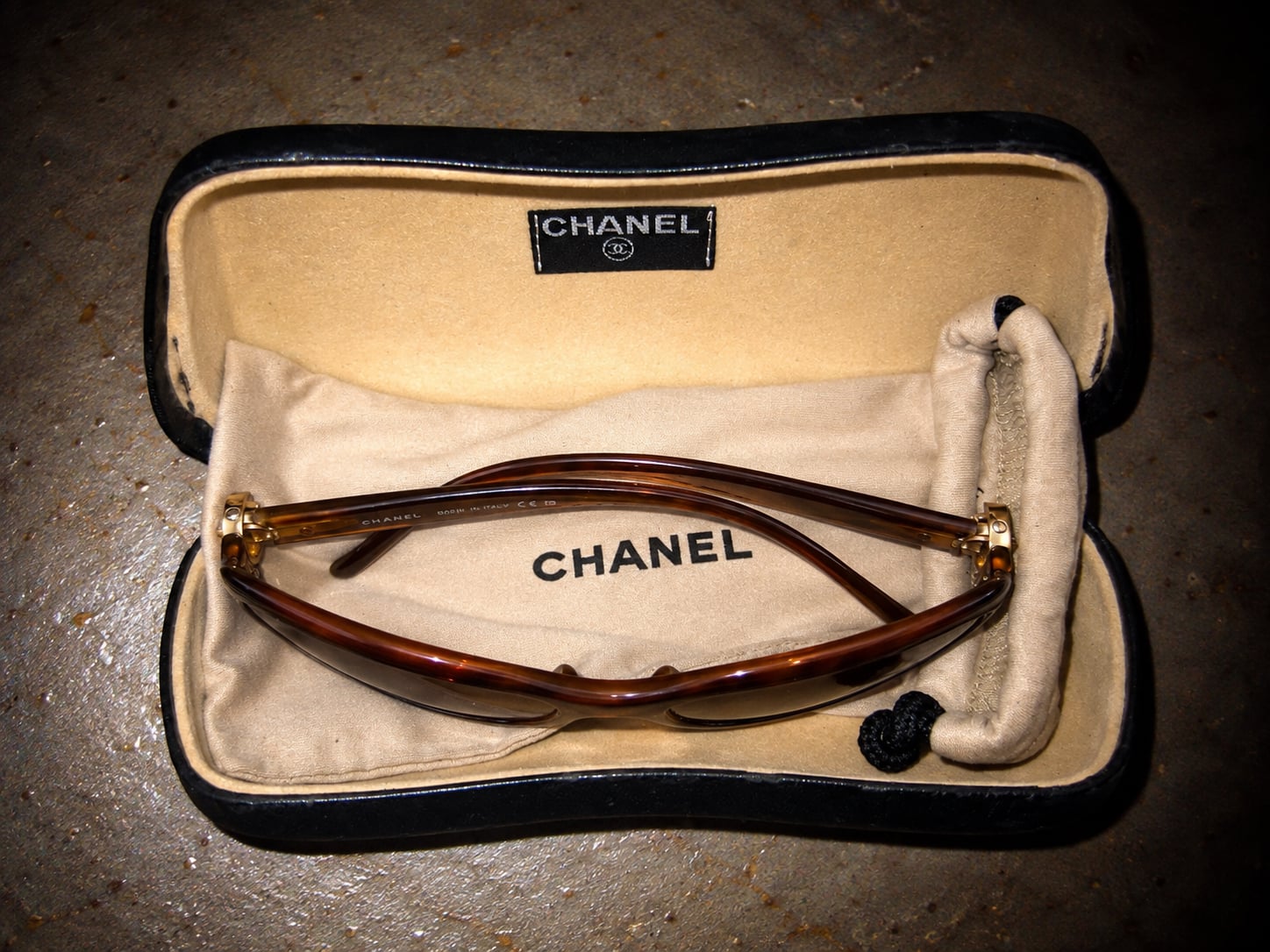 Chanel Tortoise Shell Rectangular Sunglasses with Case 10