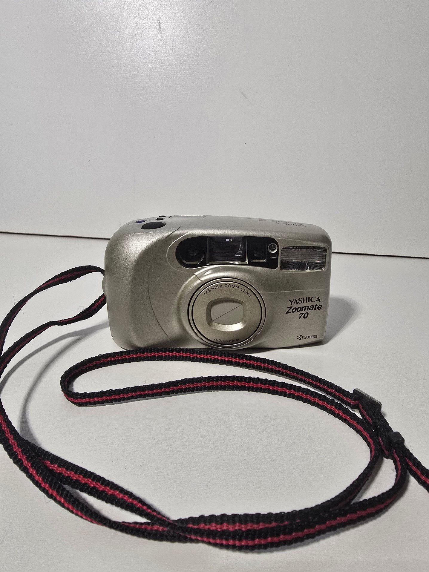 Kyocera Yashica Zoomate 70 35mm Point and Shoot Film Camera 2