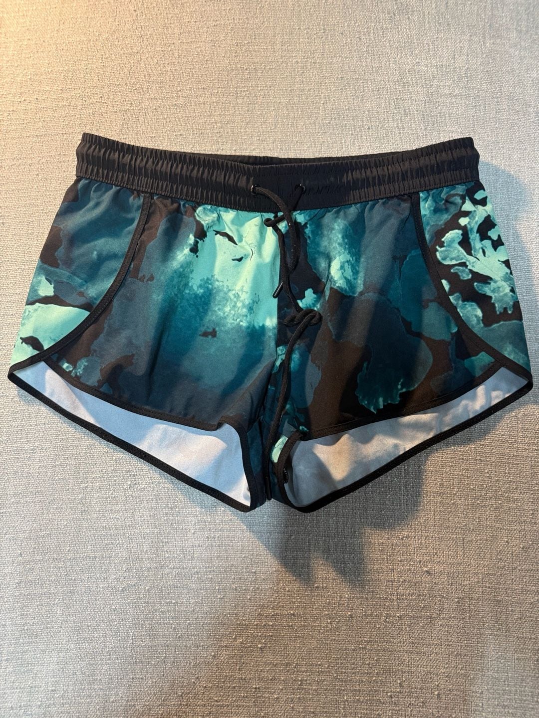 Fabletics Teal Black Abstract Floral Print Drawstring Athletic Shorts Size XS 2