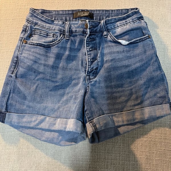 Judy Blue Los Angeles Women's Blue Denim Cuffed Shorts Size 29