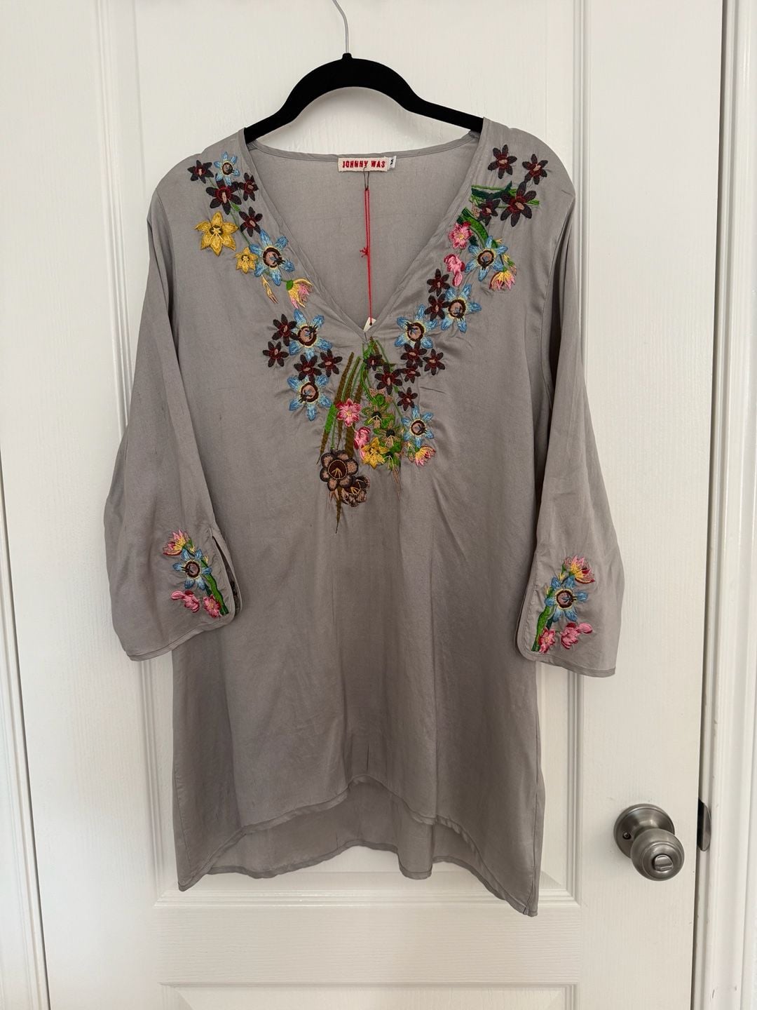 Johnny Was Grey Silk Embroidered Tunic Size S Floral V-Neck NWT 2