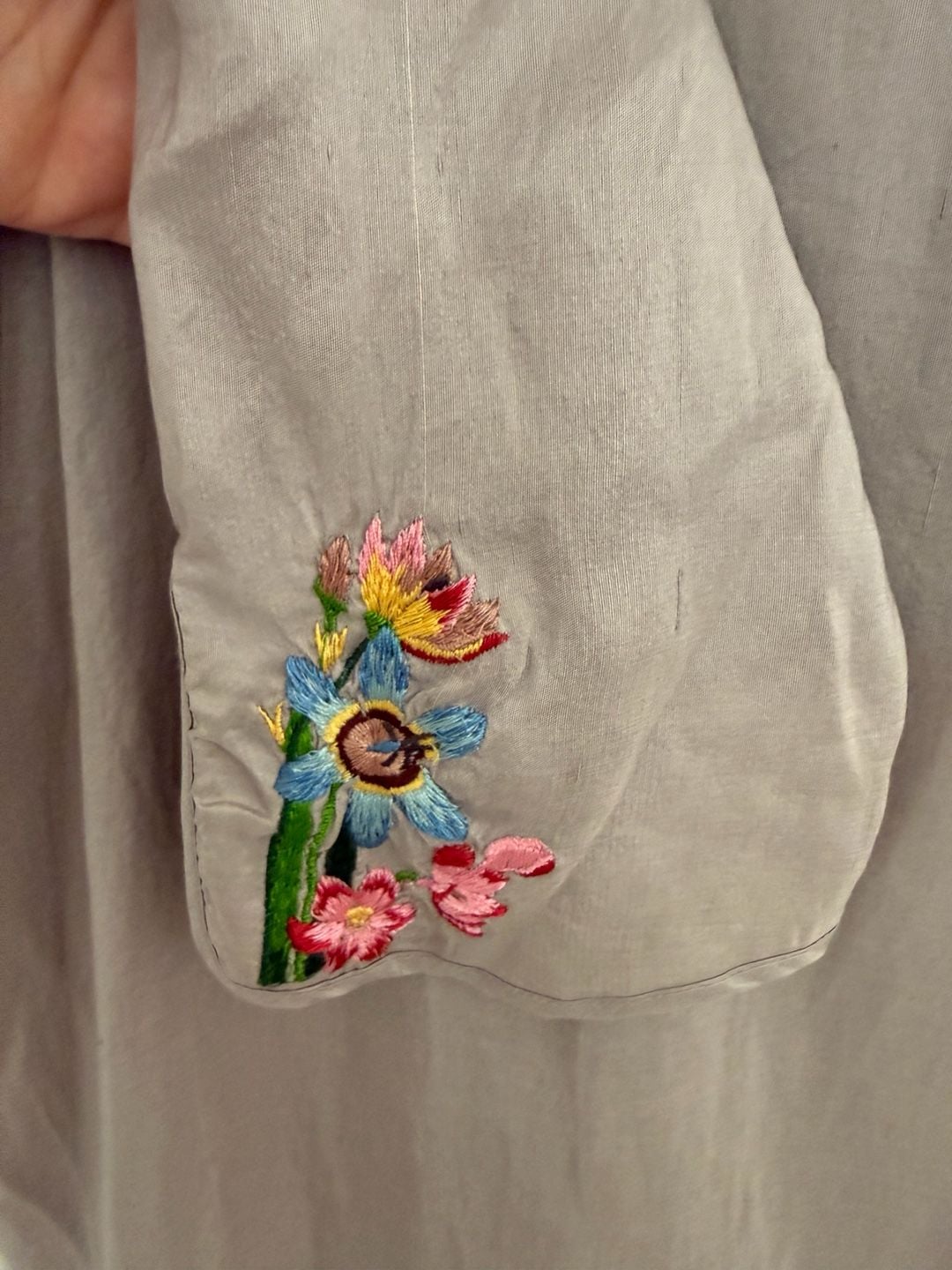 Johnny Was Grey Silk Embroidered Tunic Size S Floral V-Neck NWT 11