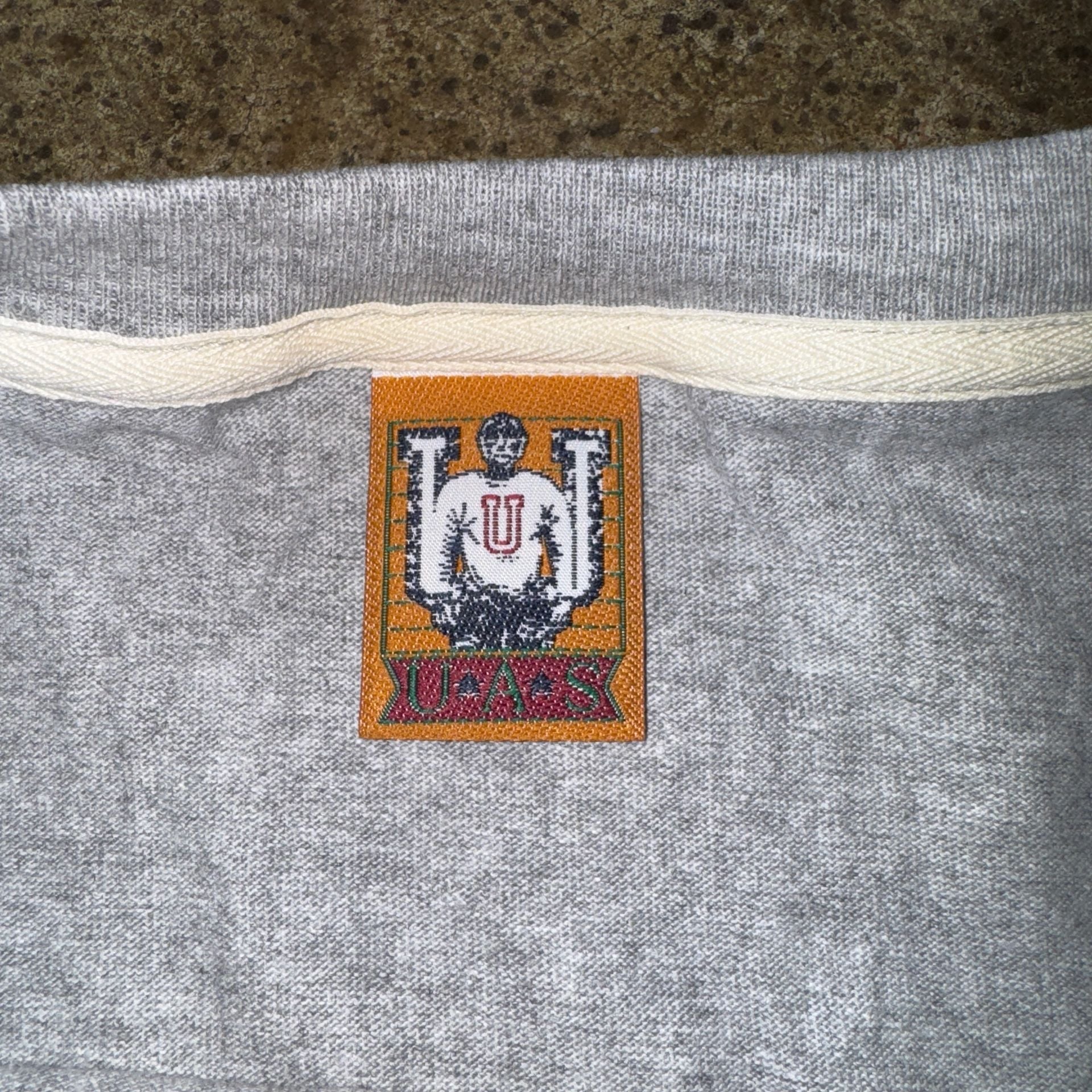 Vintage 00s Apple Gray Long Sleeve T-Shirt with Gradient Apple Logo Size XXL 4